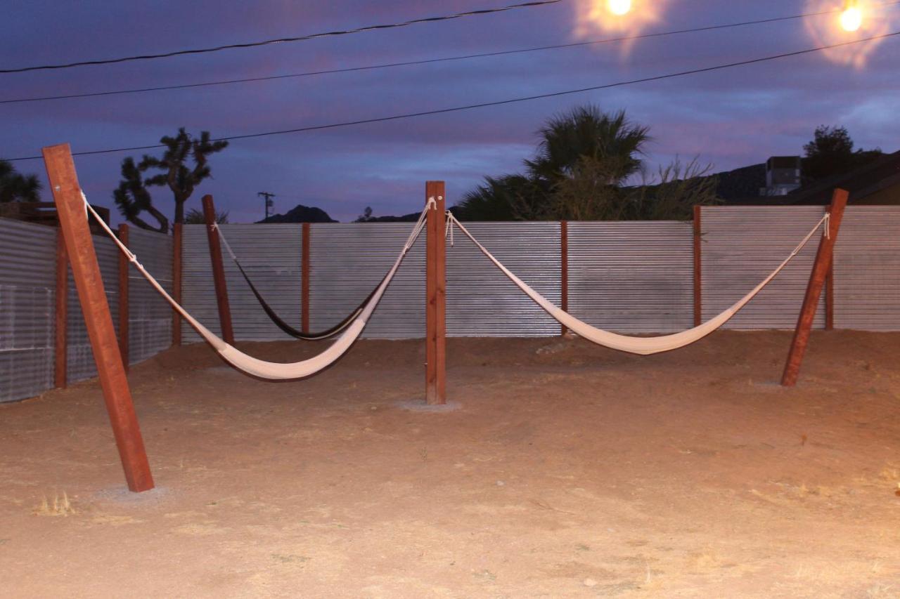 Eclectic Joshua Tree Villa Exterior photo