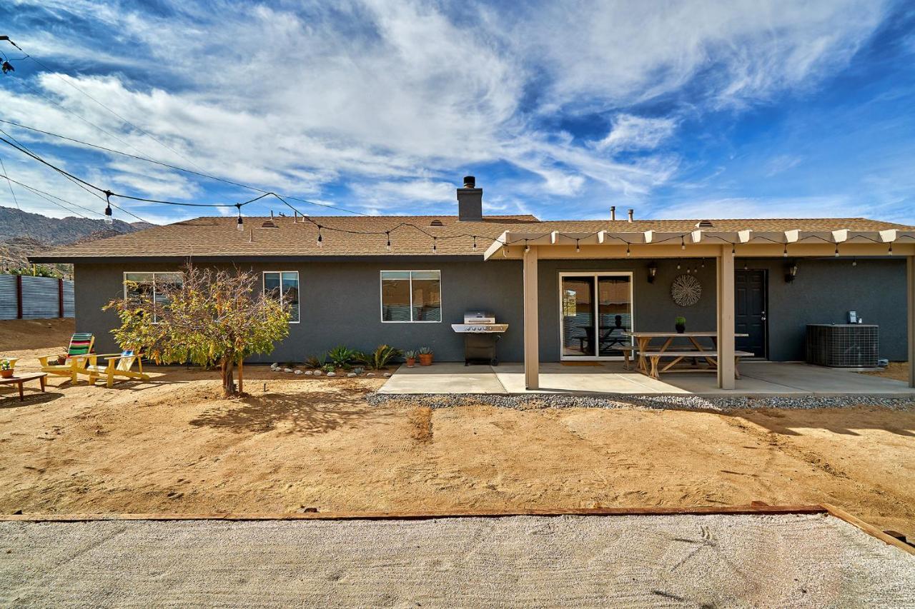 Eclectic Joshua Tree Villa Exterior photo